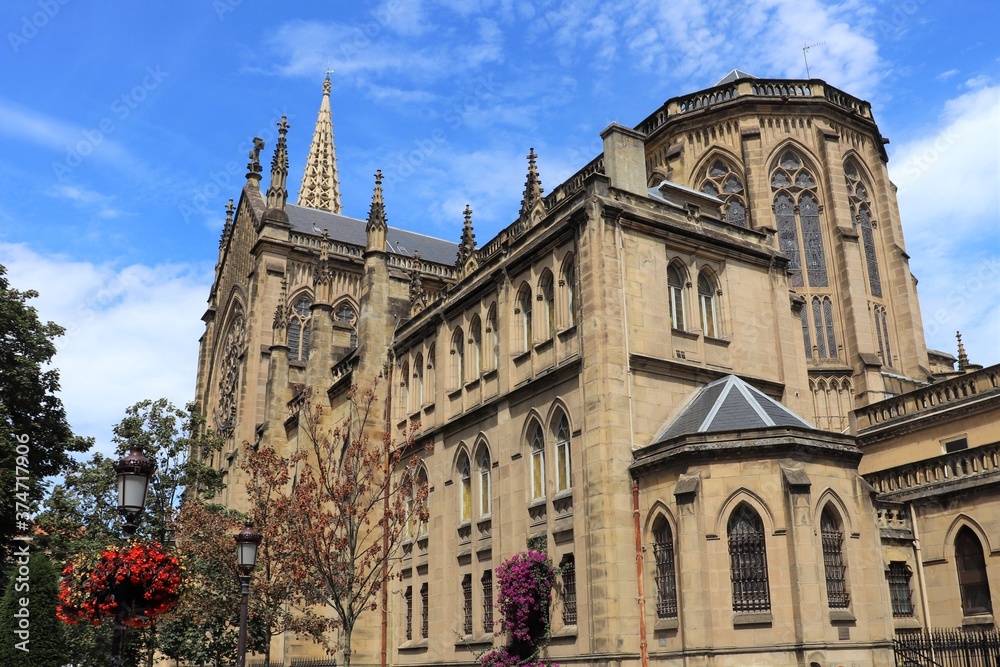 La cathédrale du bon pasteur dans Saint Sébastien vue de l'extérieur, ville de Saint Sébastien, Espagne