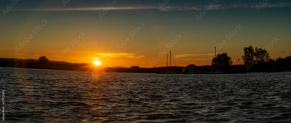 Fototapeta premium Sunset over Port Gardener Everett Washington