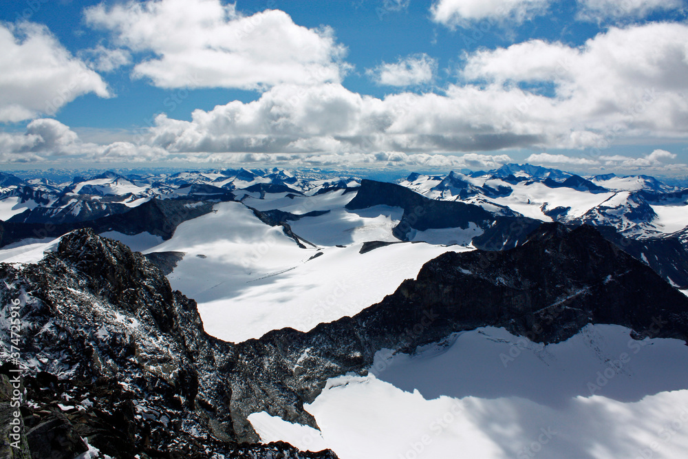 Obraz premium Beautifull landscape with view on Galdhoppigen the highest mountain of Norway