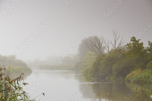 Obraz na płótnie Haze and mist over water. Fog over river w salonie