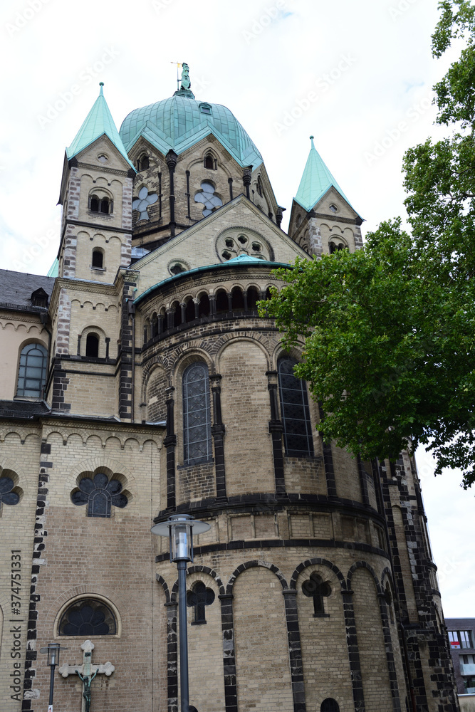 Kirche Quirinus-Münster in Neuss, NRW, Deutschland
