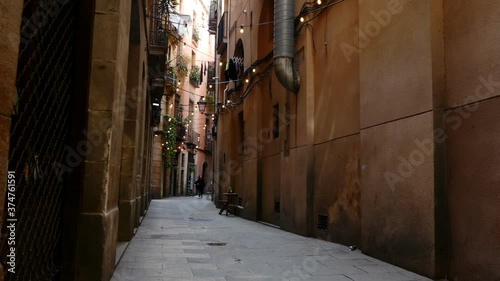 Streets and buildings in the Gothic quarter of Barcelona, 4k