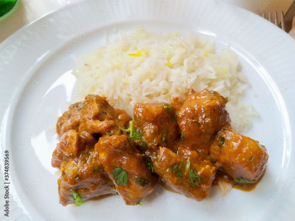 plat indien : Agneau sauce Vindalou plat indien : Agneau sauce Vindalou