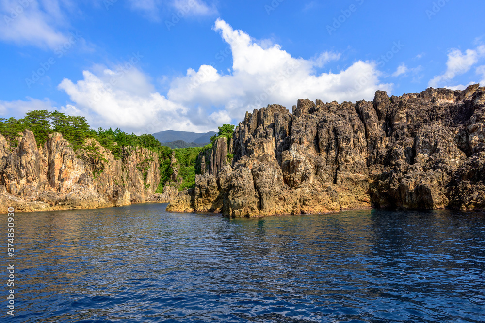 絶景の尖閣湾を行く