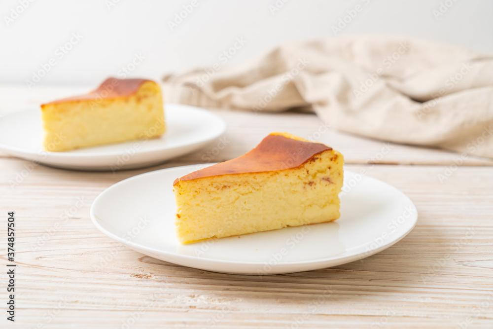 burn cheesecake on white plate