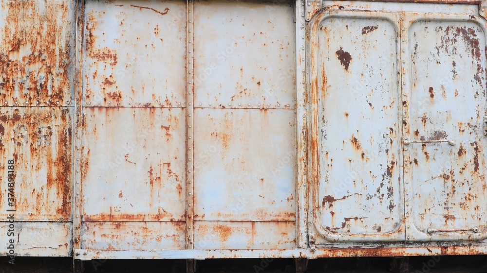 Naklejka premium old wooden door