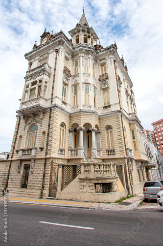 Fachada do palacete Bolonha, em Belém do Pará. Marco da belle époque paraense