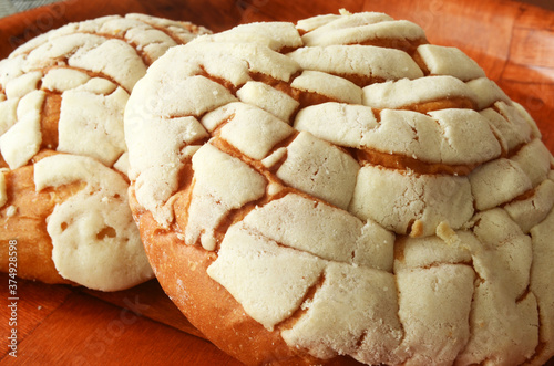 Detalle de pan dulce tradicional mexicano llamado Concha, Close up de pan dulce Concha mexicana photo