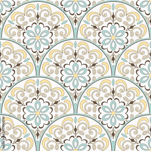 Seamless damask wallpaper. Vintage pattern in Victorian style . Hand drawn floral pattern. Shabby chic Vector illustration