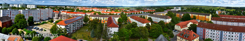 Stadt, Ortsbild, Schwedt, Architektur, Bauwerk, Haus, urban, luftig, Fassade, Dach, rot, Uckermark, anreisen, Fremdenverkehr, Panorama, Sommer, Himmel, blau, Wolke, Deutschland, Europa, Baum, Horizont