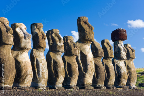 South America, Chile, Rapa Nui, Isla de Pascua (Easter Island), Ahu Tongariki, the largest ahu on the Island, Tongariki is a row of 15 giant stone Moai statues