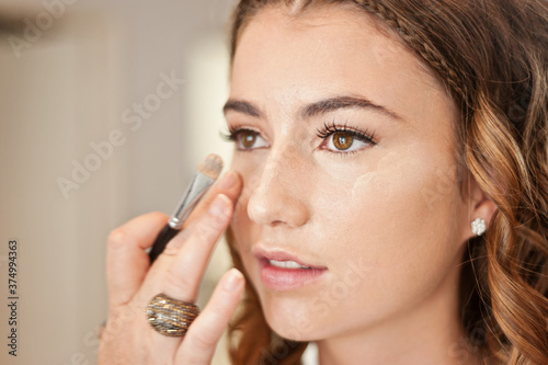 applying make up photo