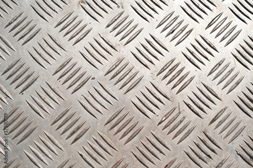 Metal plate with pattern