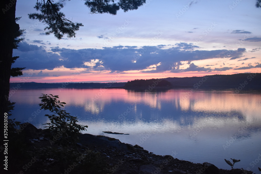 Fototapeta premium sunrise over the ocean