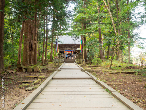森の中の神社