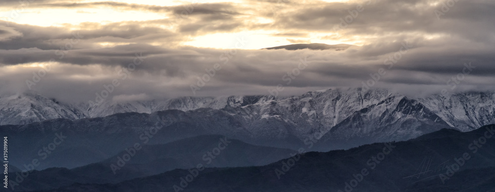 Montañas nevadas