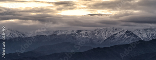 Montañas nevadas