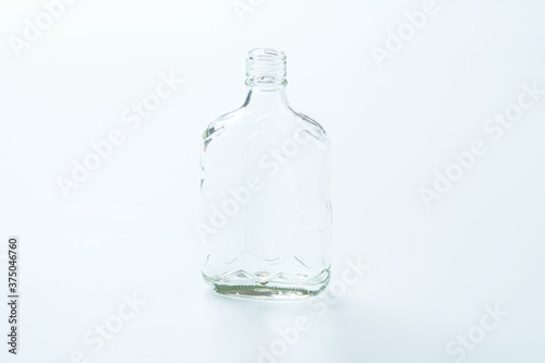透明な空き瓶