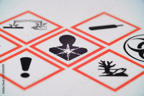 WHMIS 2015 SYMBOLS WORKPLACE HAZARDOUS MATERIAL INFORMATION SYSTEM. HEALTH HAZARD FOCUSED SYMBOL. FOR INDICATORS AND FOR EMPLOYEE AND EMPLOYER