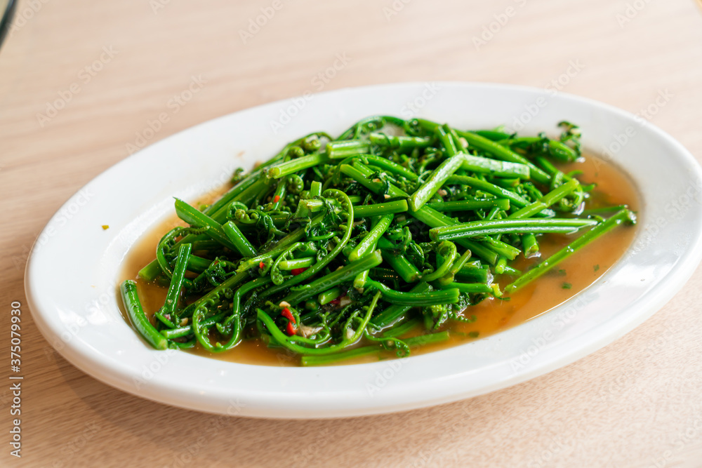 stir-fried vagatable fern with oyster sauce