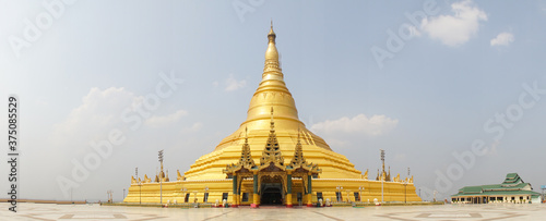 Golden Uppatasanti Pagoda Buddha Temple in Naypyidaw, Myanmar / Burma. photo