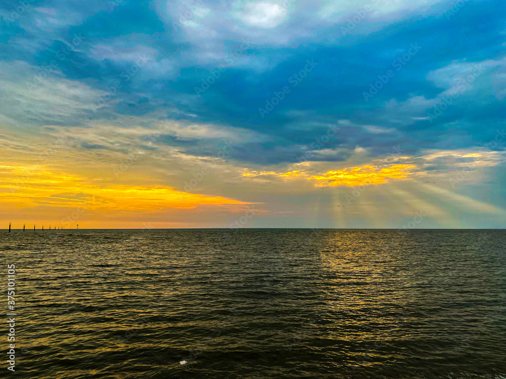 Fototapeta premium sunset over the sea