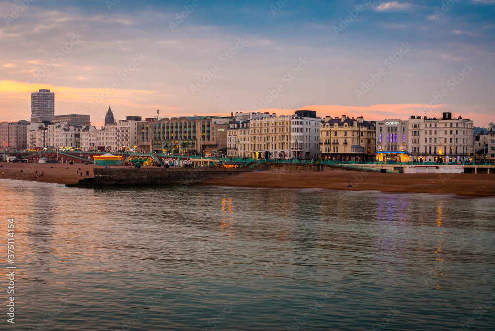 Fototapeta premium Brighton Beach and Seafront at Dusk, Brighton, Sussex, Britain 