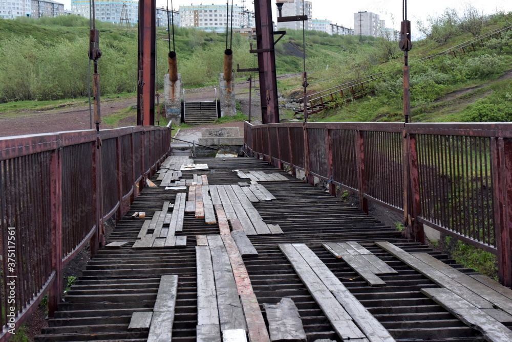 Obraz premium roadbed of the bridge over the river