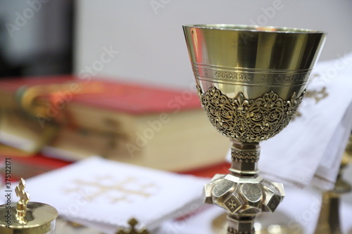 Kielich do celebracji liturgicznych oraz mszał
