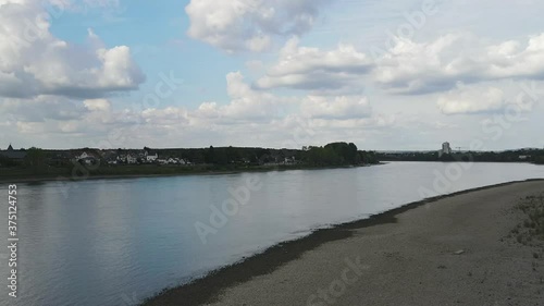 Wolken über dem Rhein in Köln, Zeitraffer photo