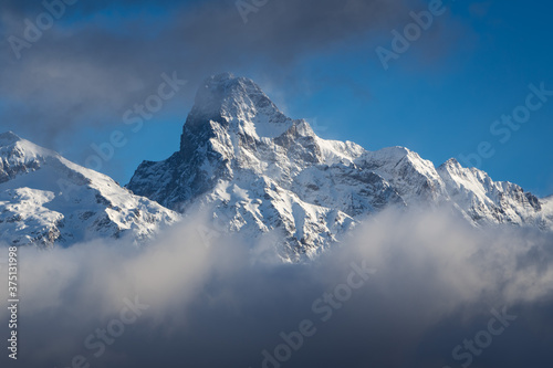 The Olan Peak in winter in the Ecrins National Park. Valgaudemar Valley, Champsaur, Hautes-Alpes (05), Alps, France © Francois Roux