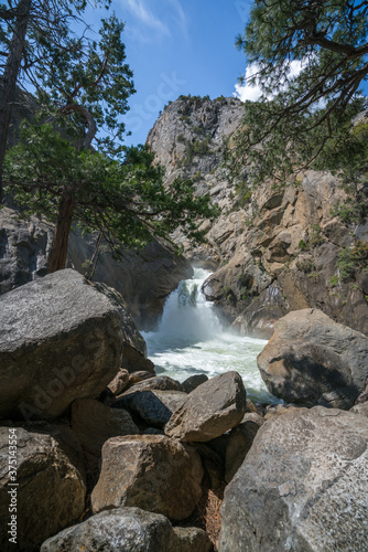 roaring river falls in kings canyon national park, usa © Christian B.