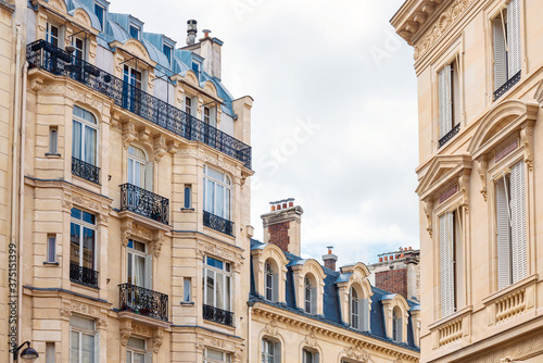 Old-fashioned building in Paris, Europe © ilolab