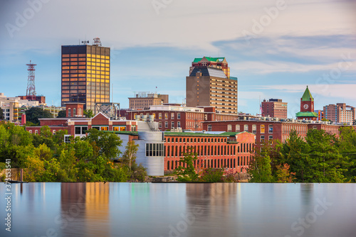 Cuadro en lienzo Manchester, New Hampshire, USA Skyline on the Merrimack River