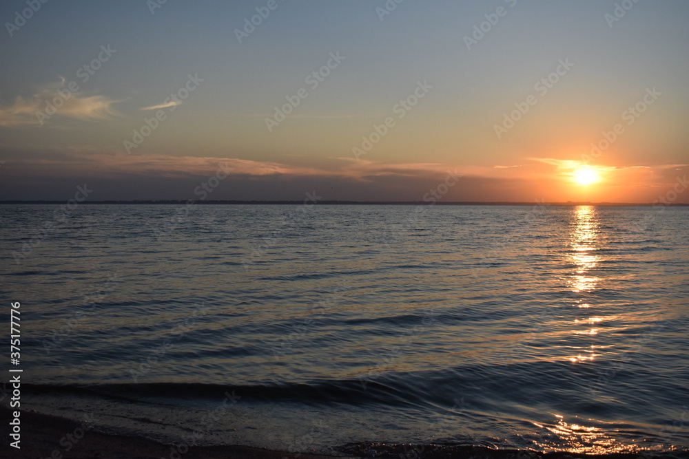 Obraz premium sunset over the sea