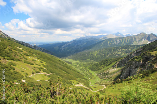 Fototapeta Naklejka Na Ścianę i Meble -  mountain landscape in the alps