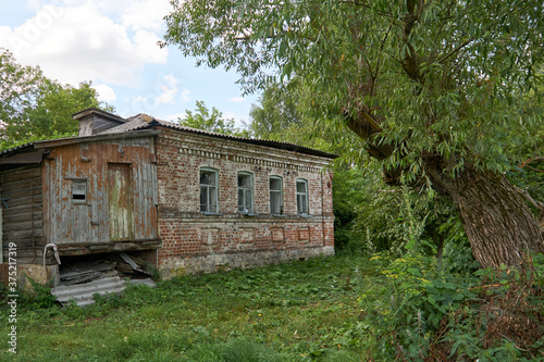 Old houses in the Russian village of the Ryazan region