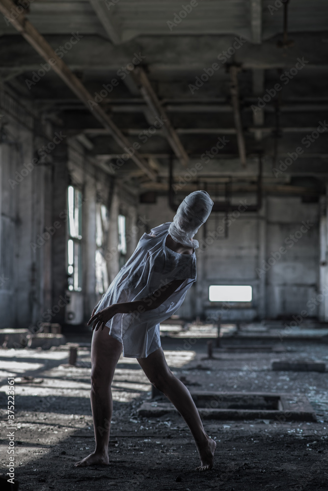 Naklejka premium Dirty monster girl with bandaged face