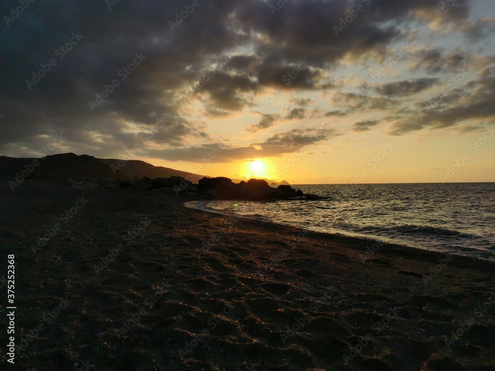 Obraz premium sunset on the beach