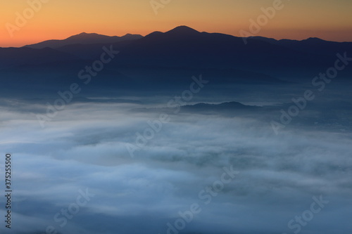 山並みと雲海