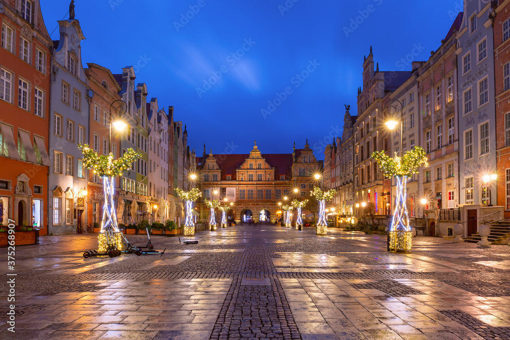 Christmas Long Lane and Green Gate, Brama Zielona in Gdansk Old Town, Poland