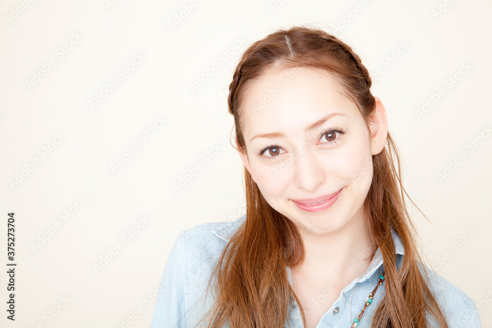 笑顔の女性 笑顔の女性