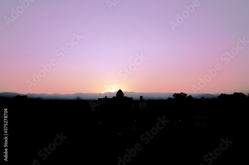 Vista de un atardecer hacia el horizonte