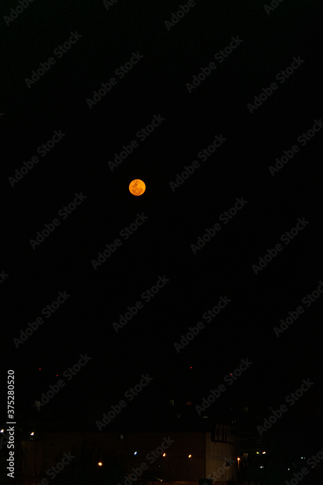 luna anaranjada luna anaranjada
