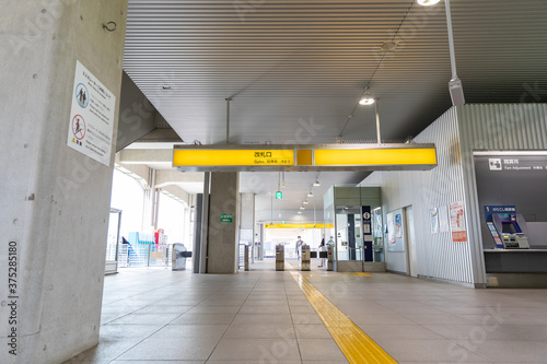 駅構内の改札口