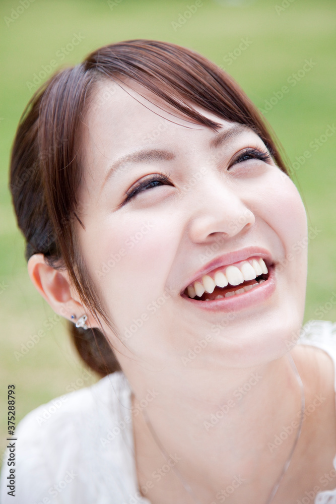 笑顔の女性 笑顔の女性