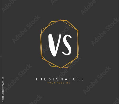 V S VS Initial letter handwriting and signature logo. A concept handwriting initial logo with template element. © FAAZT_Creative