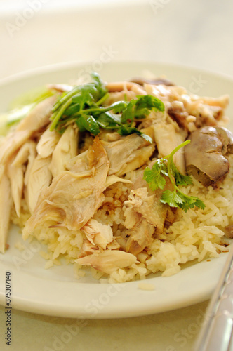  Khao Man Kai (Hainanese Chicken Rice / Steamed Chicken and White Rice).