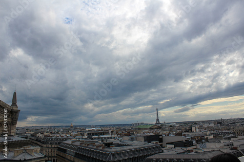 Paris mit Wolken  © carolindr18