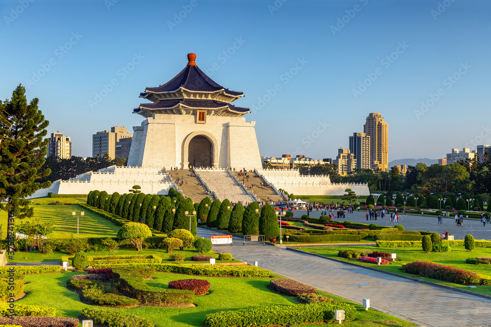 Fototapeta premium Chiang Kai-shek Memorial Hall in Taipei, taiwan. The translation of the Chinese characters on plaque is 